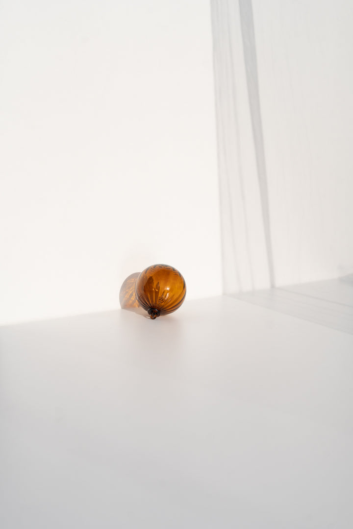 Boule à suspendre côtelée